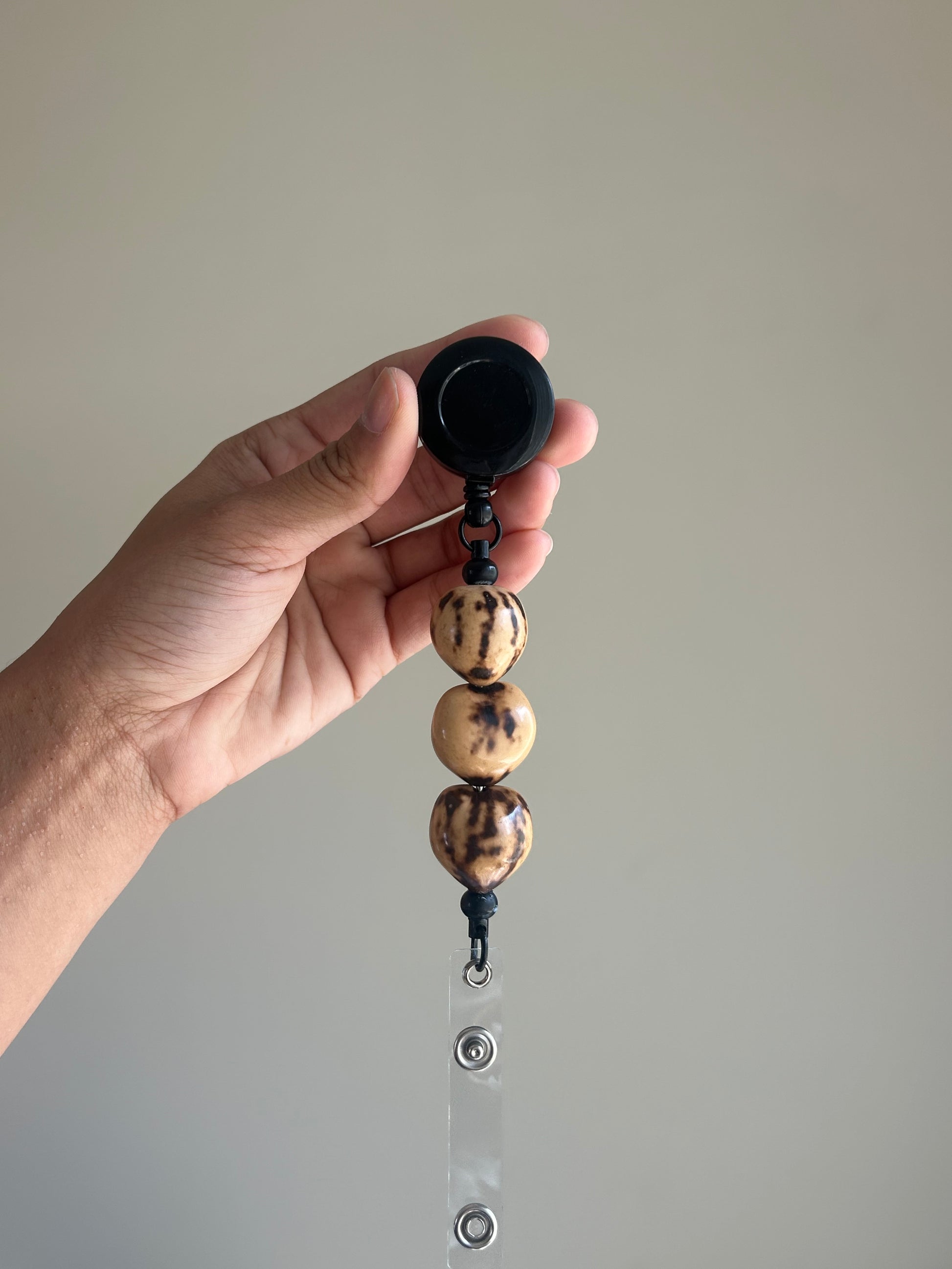 Marble Brown Kukui Nut Badge Reel Lei