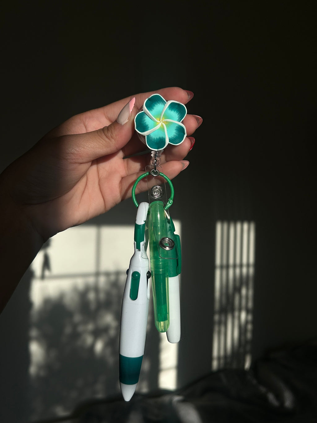 Green Plumeria Badge Reel Pen Set