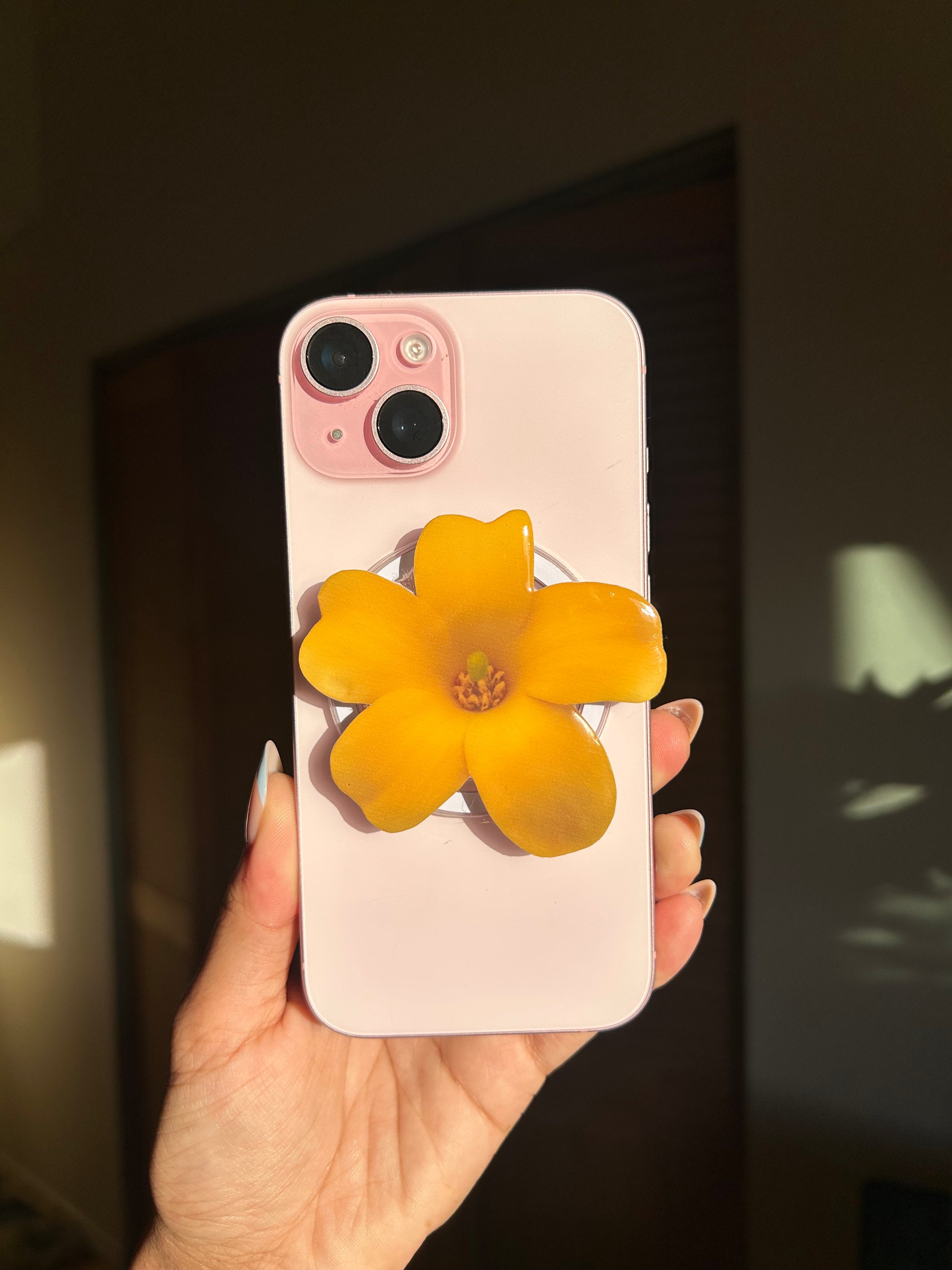 Puakenikeni Phone Grip